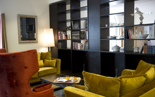 Mercure Maintenon