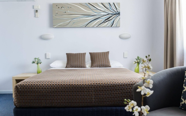 Bay Air Motel – Guest Rooms – Cleveland