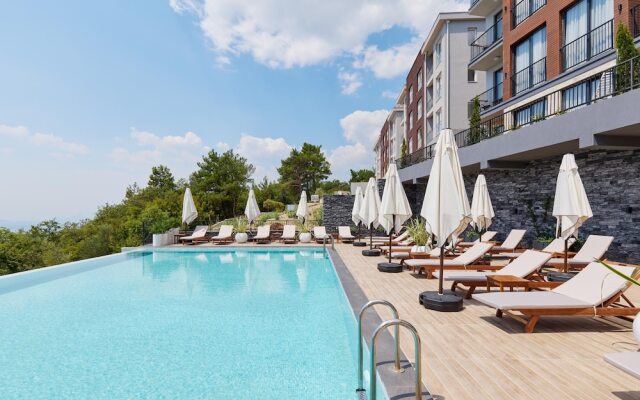 Bayview Hills Luxury Residences