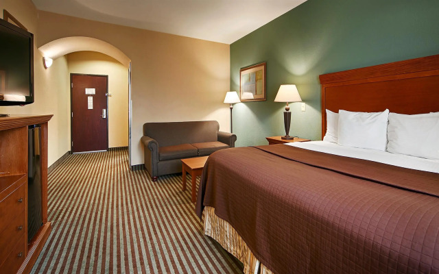 Executive Inn & Suites