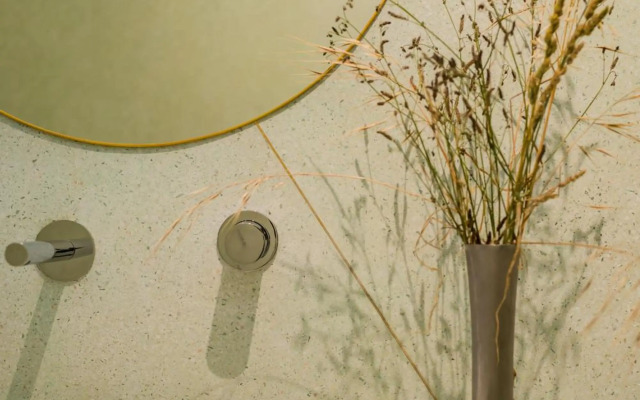 UNIQUE Modernist Duplex apartment & PARKING