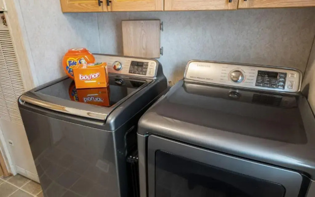 Mountain Time I Powderkeg I Firepit l King Bed