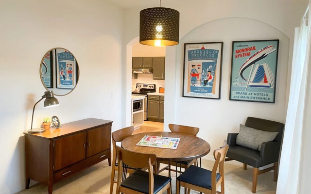 The Shire, Davenport, US