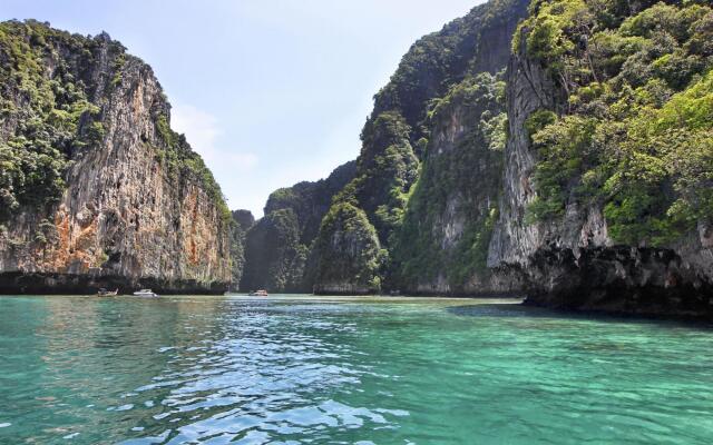 Le Meridien Phuket Beach Resort