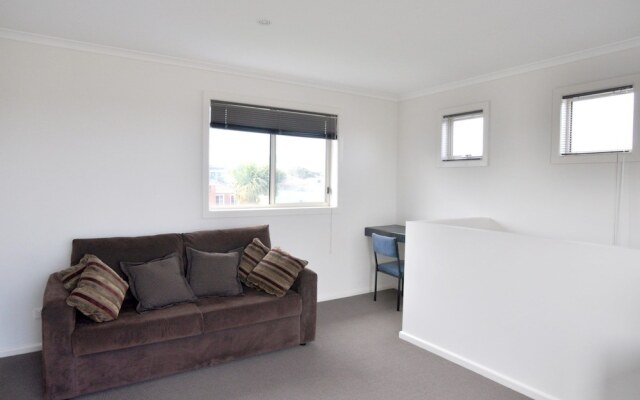 Flying Colours - Free Wifi!