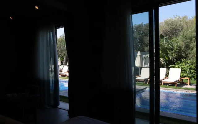 Sandora Boutique Hotel