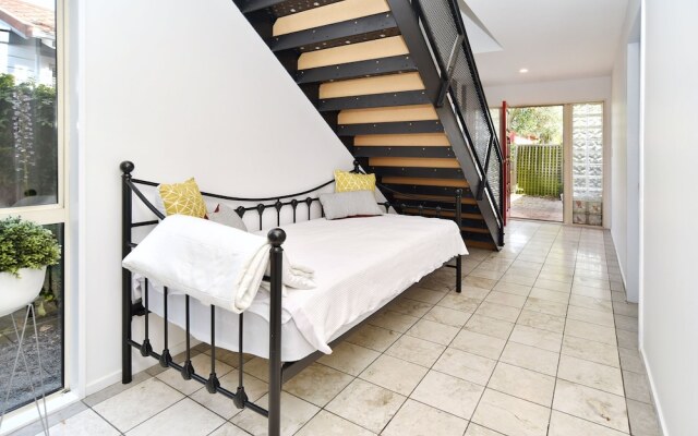 Moa Place - Christchurch Holiday Homes