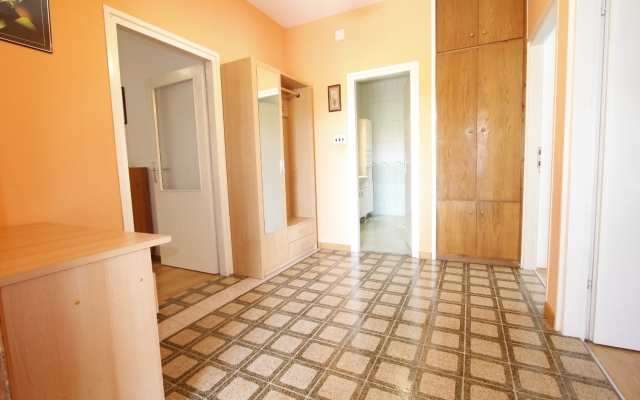 Apartment Nika - nice garden: A2 Nin, Zadar riviera