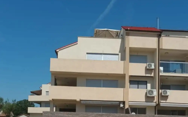 Salt Apartment