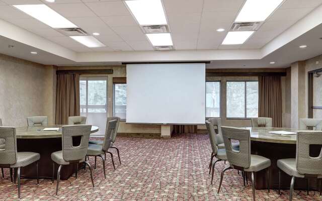 Hotel Alpenrock Breckenridge, Curio Collection by Hilton