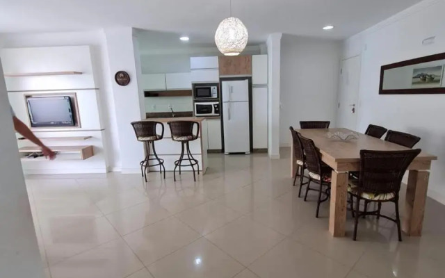 141 - Apto com vista mar, apenas a 50m da praia!