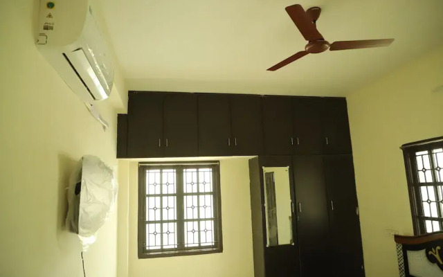 Shree Service Apartment