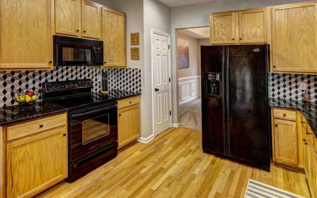 4 Bedroom, Cavonnier Lane