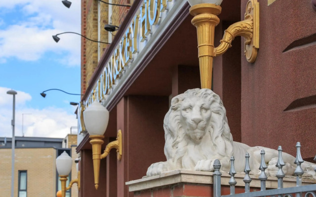The Lion & Key Hotel