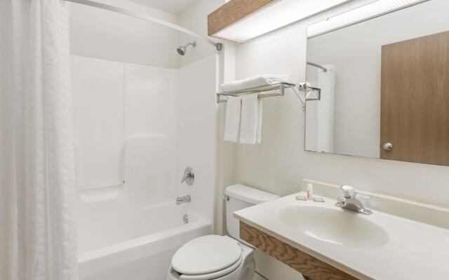 Super 8 By Wyndham Prince Frederick