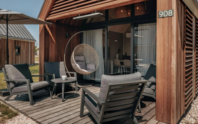 Modern Tiny House With Dishwasher, Beach at 500m