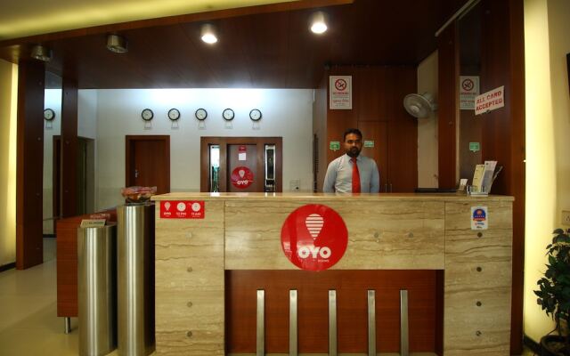 OYO 900 Marshall The Grand Hotel