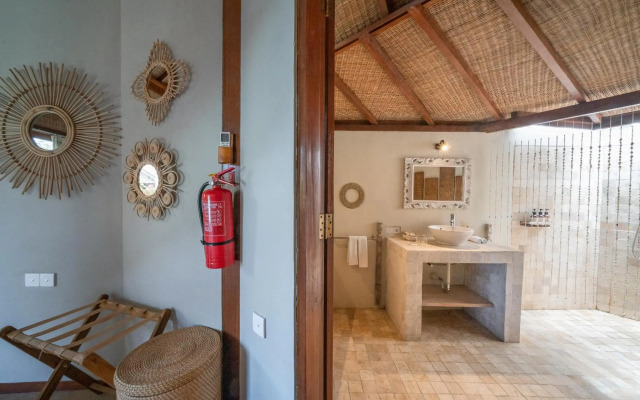 Blue Lagoon Avia Villas