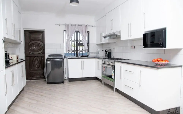 Grey Mansion BnB