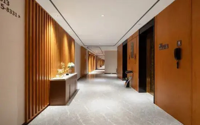 Borrman Hotel (Beihai Hepu High-Speed Railway Station)