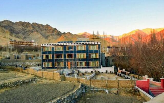 1 BR Boutique stay in Shanti Stupa Rd Leh,, Leh, by GuestHouser (3FFE)