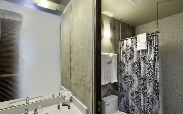 Ciqala Suites Hotel