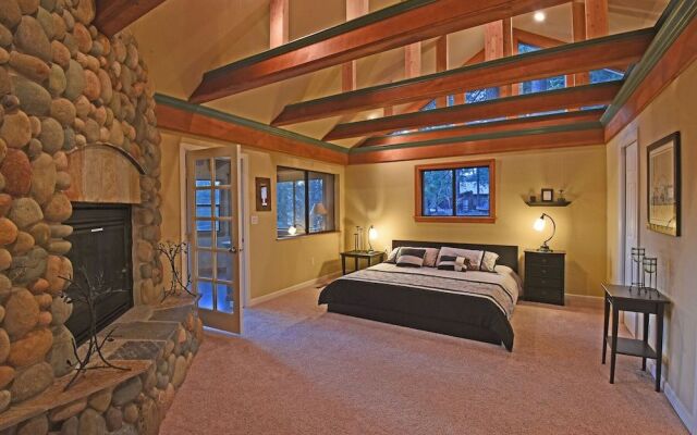 Mountainside Overlook Lake Views & Hot Tub