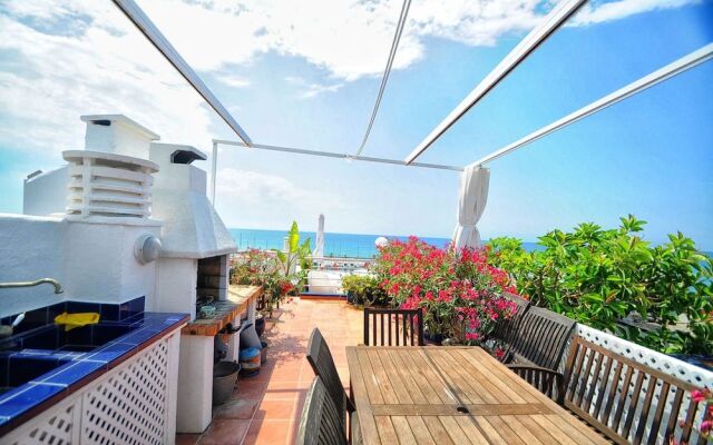 Luxury House with Private Chill Out