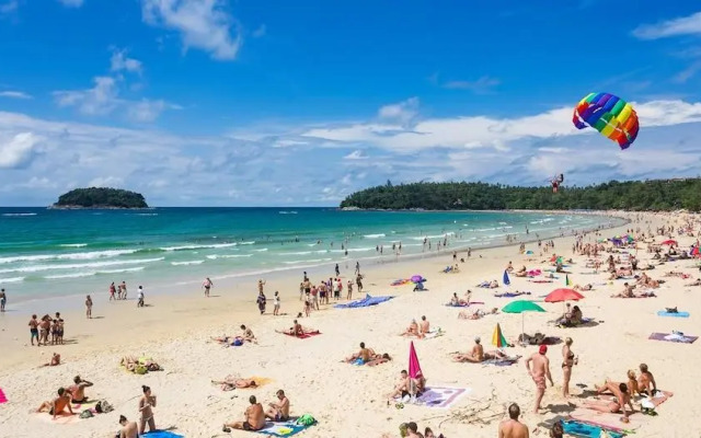 Villa Baan Hen 5 Bedroom Kata Beach