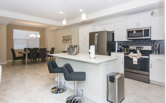 Beautiful  Apartment at Storey Lake 272975