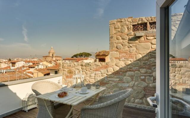 Beautiful Terrace Serragli