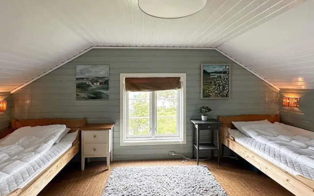 7 Person Holiday Home in Averoy-by Traum