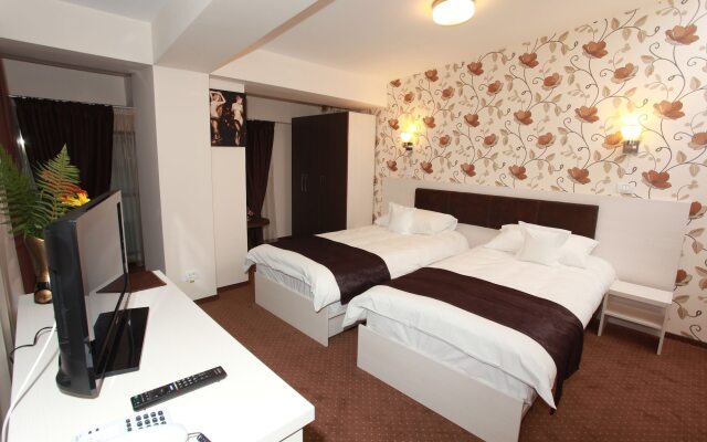 West Plaza Hotel