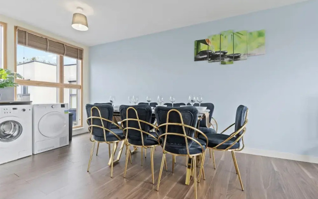Retreat Private Rooftop 3 Bedroom Apartment