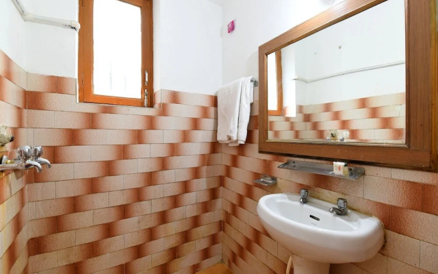 OYO 13732 Home Cozy Near Mall Aleo Manali