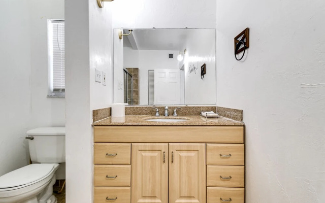 2 Bedroom/2 Bathroom Townhouse with Hottub