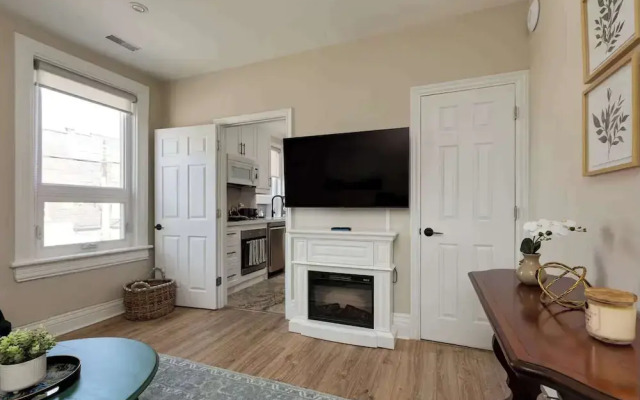 Casa Leslieville - 2BR Suite w LRG Patio