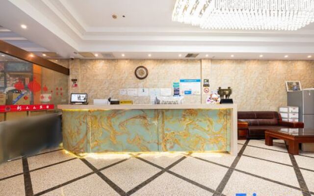 Qingzhu Xinrenren Hotel (Shanghai Pengpu Xincun Subway Station)
