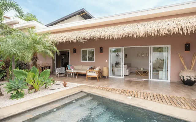 Close to Beach - Gated Community - Villa Salomé