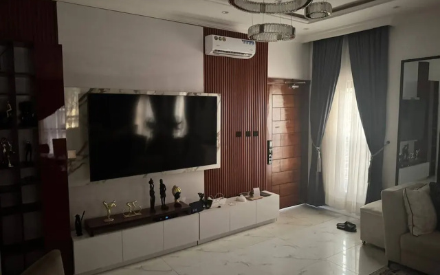Serene Oasis in Lagos - Private Pool & Relaxing Ambiance