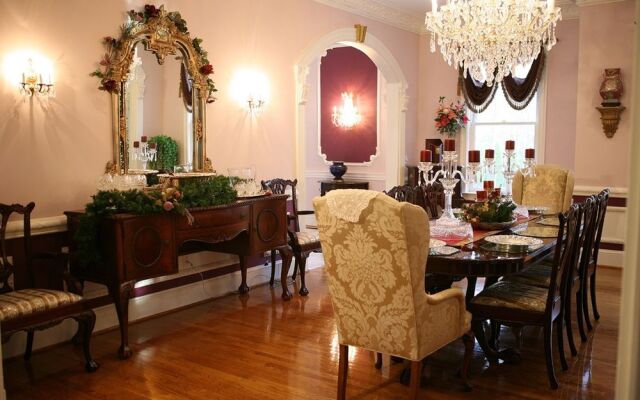 Rosewood Manor Bed & Breakfast