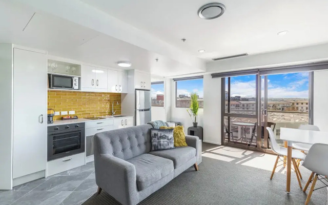 Contemporary 1Br City Escape  With Pool & Gym
