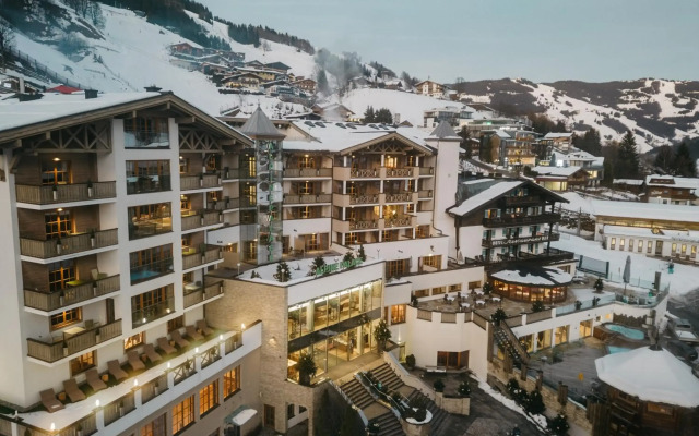 Hotel Alpine Palace