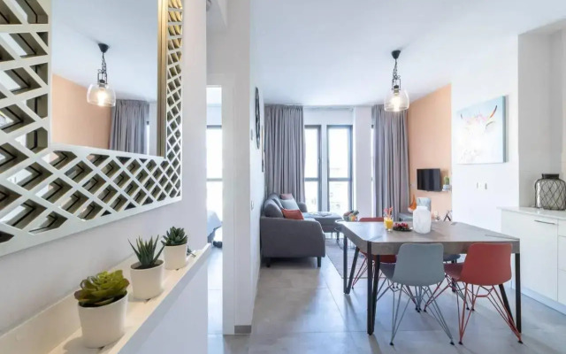 Central and luxurious 1 bdr