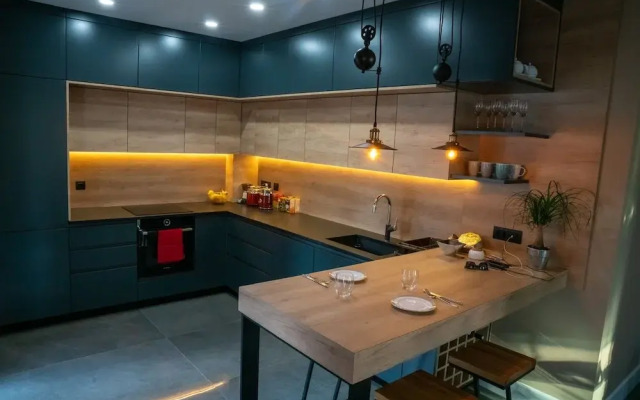 Luxury Apartment Eqanimity