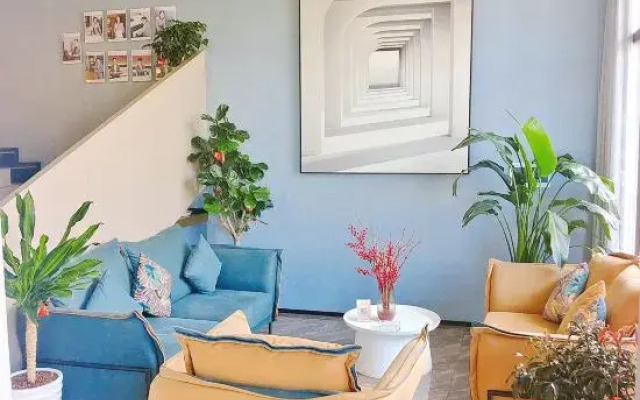 Xike City Hotel (Xianning Experimental Foreign Language School)