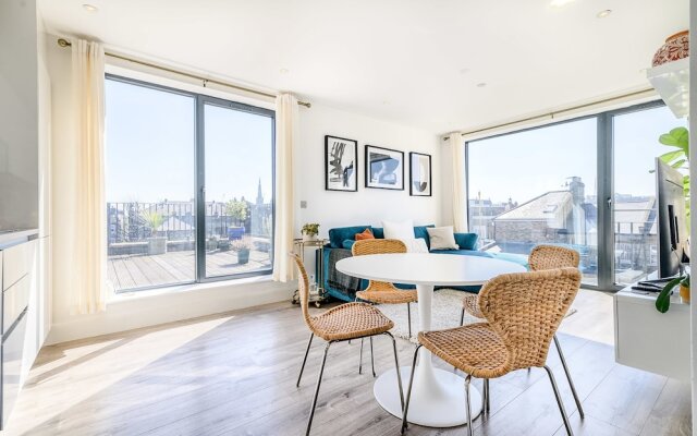 Penthouse With Views Of Alexandra Palace