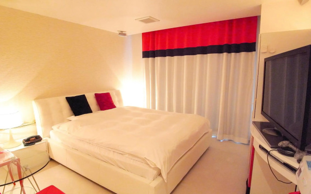 V Hotel - Adults Only