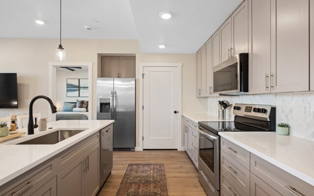 Desert Oasis 3 Bedroom Condo