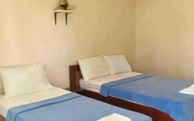 OYO 1166 Hotel Wooden Crib